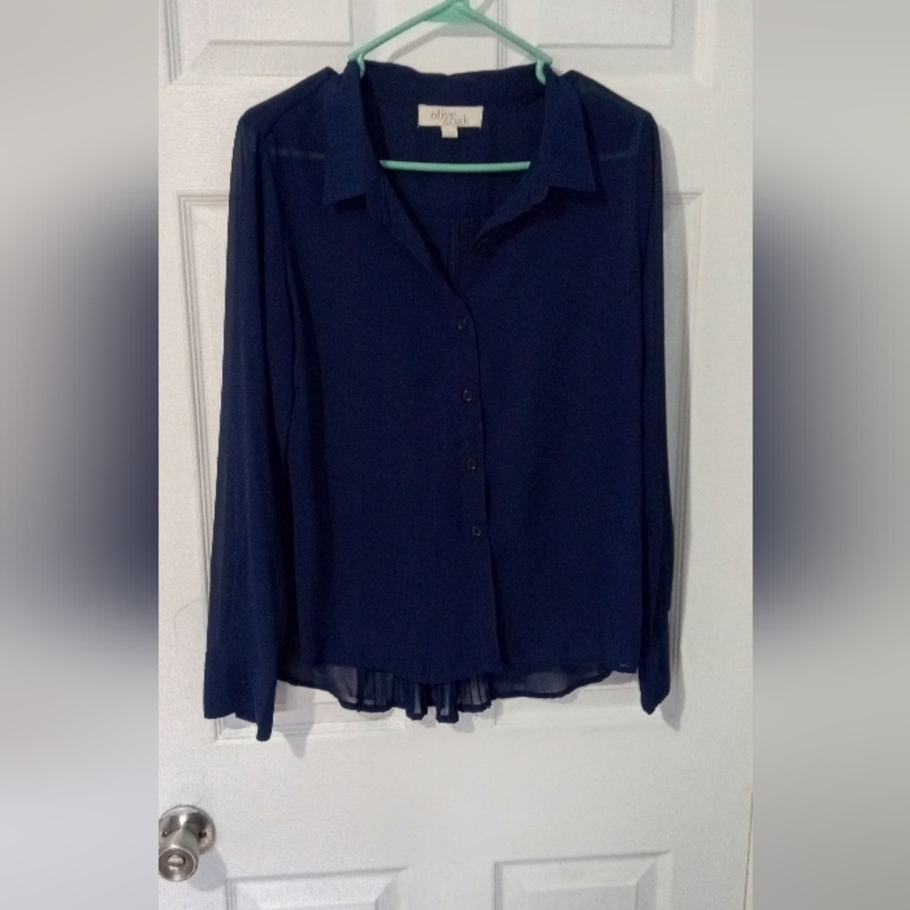 Olive & Oak navy Button Up, Size Large.  Pleated Back, Corpcore